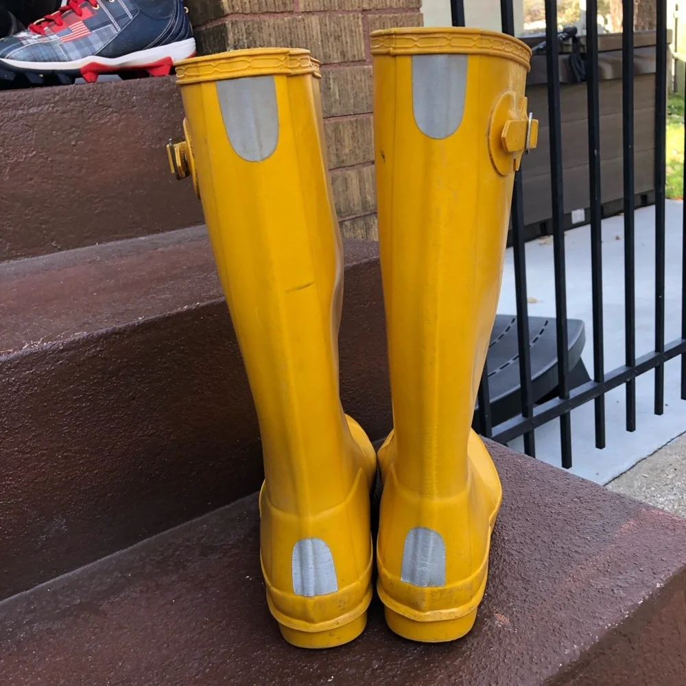 Hunter Original Kids Gloss Boots Size 5 Yellow Tall Pull On Chore Farm Work Rain